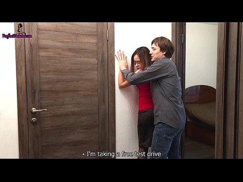 ❤️ Сексуалдуу риэлтор квартирасын сатууда кискасын сезгичтик менен жулкулдатат жана батири - Krempai ☑  Секс ky.xlxxporno.ru ❌