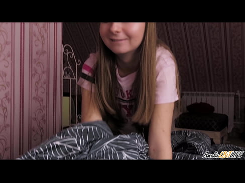 ❤️ Blondie анын BFF анын терең соруп жана анын оозуна сперма алат ☑  Секс ky.xlxxporno.ru ❌